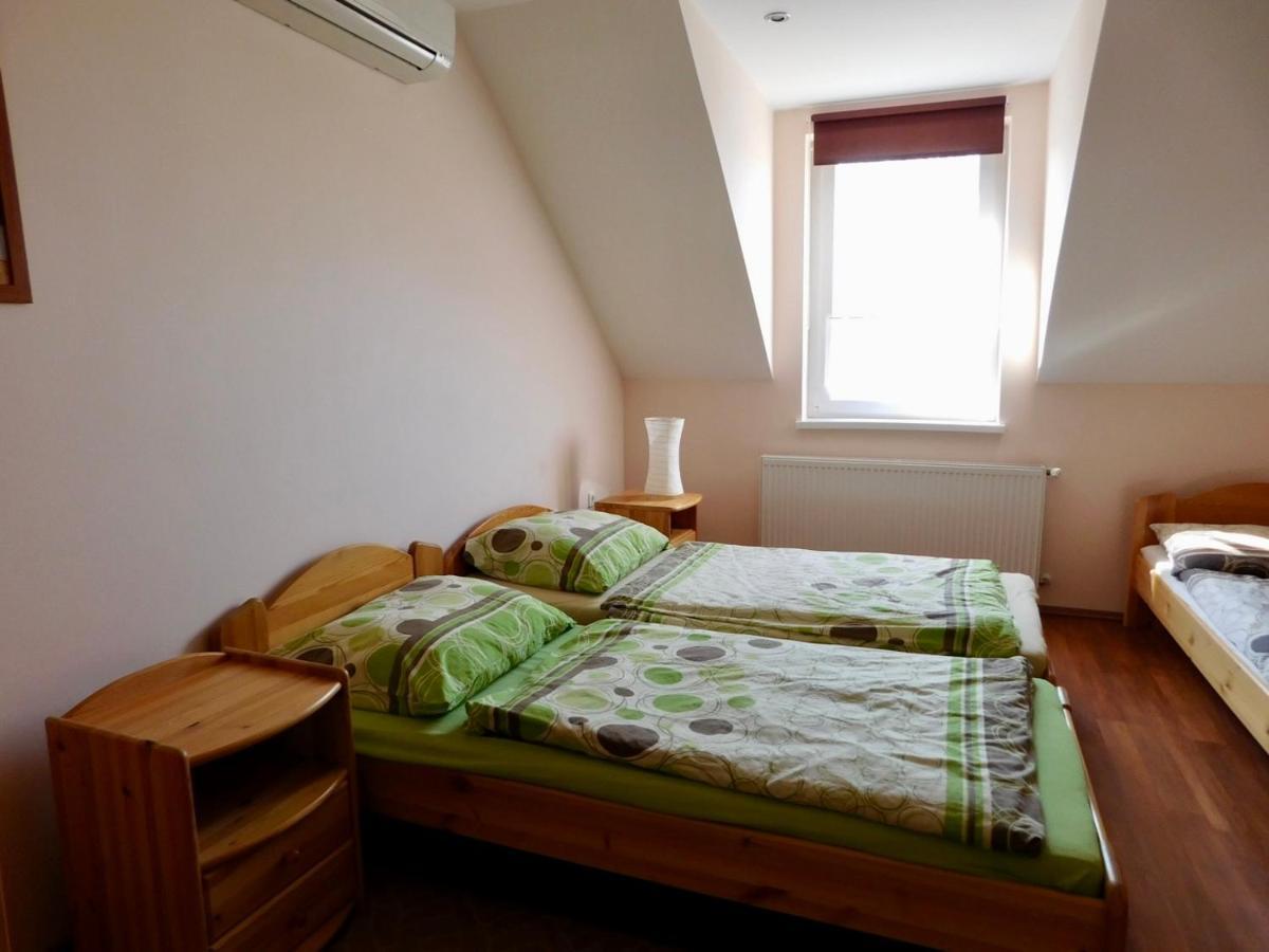 Csetaj Vendeghaz Hotell Hajos Exteriör bild